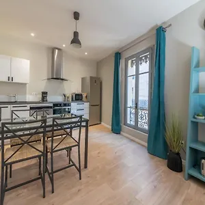 https://elegant-2br-with-2-bathrooms-and-ac-close-to-les-halles.aixenprovencehotels.org